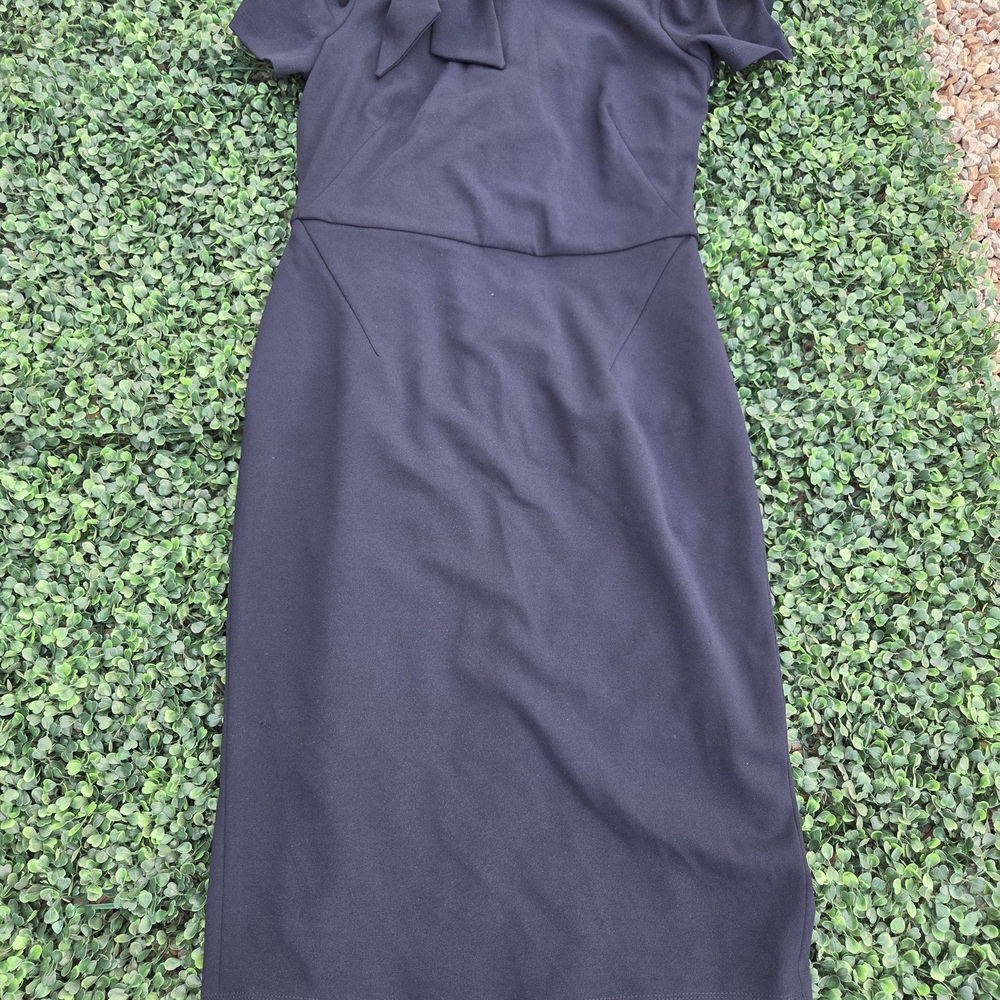 Maggy London Elegant Black Midi Dress